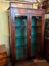 Vetrina vintage in legno e vetro