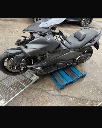 tmax 560 2022   Pezzi ricambio