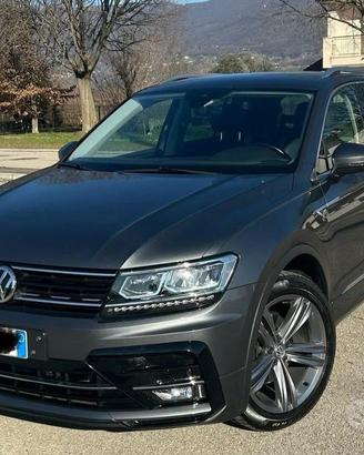 Volkswagen Tiguan II 2019 2.0 tdi R-Line 4 motion