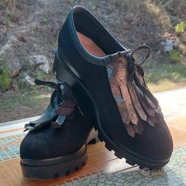 Scarpe stringate Solo Soprani nere, zeppa frange