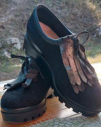 Scarpe stringate Solo Soprani nere, zeppa frange