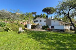 VILLA SINGOLA A GENZANO DI ROMA