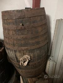 Botte Antica in Legno con Cerchi in Ferro – Arredo