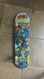 Skateboard oxelo con grafica fumetti ruote gialle