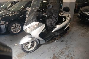 Suzuki Burgman 125  grigio fine dicembre 2012