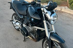 BMW R 1200 R con solo 49000 km e 2 borse laterali