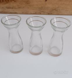 3 bicchierini a forma di caraffa