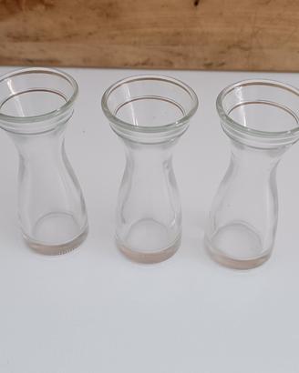 3 bicchierini a forma di caraffa
