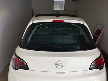 Opel Adam rocks