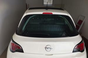 Opel Adam rocks
