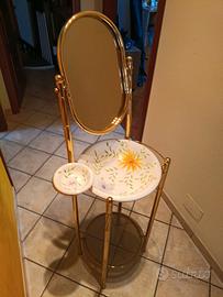 Lavabo / Servizio toilet vintage in ottone dorato 