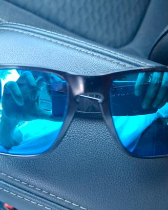 Occhiali Oakley Holbrook con lenti prizm blu