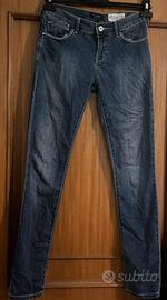 Pantaloni Jeans Armani da donna come nuovi
