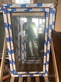 Finestre in pvc effetto legno 80/140