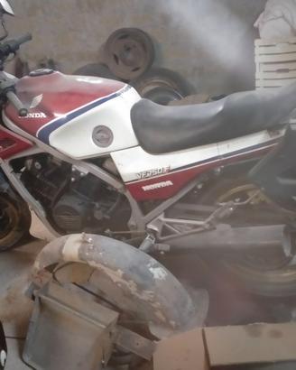 Moto Honda VF 750