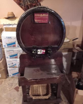 botte refrigerata in legno  vino bianco e rosso
