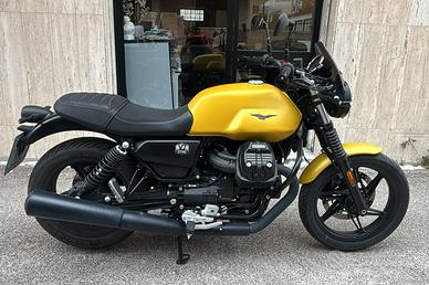 Moto Guzzi V7 IV STONE
