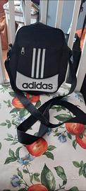 Borsello Adidas nero e bianco