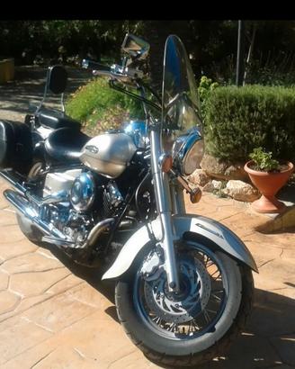 Yamaha XVS 650A Drag Star