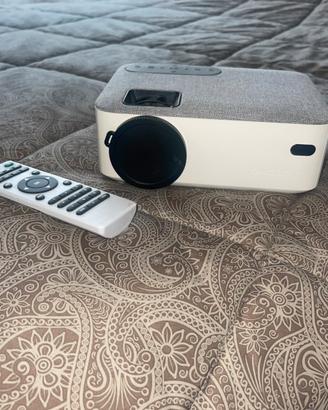 Proiettore video Fangor. Con accessori.