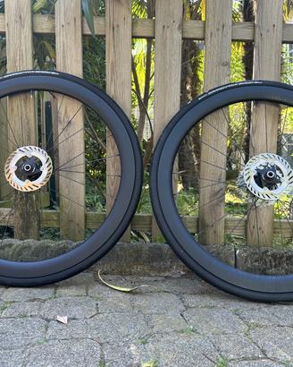Coppia Ruote Carbonio Shimano 105 RS710 C46 TL Dis