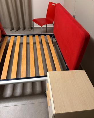 Letto piazza e mezza, comodino, sedia, specchio