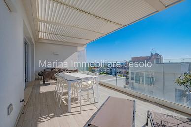 Attico di Lusso a Jesolo - Piazza Marina con Vista