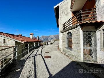 CASA SEMINDIPENDENTE A LUSEVERA