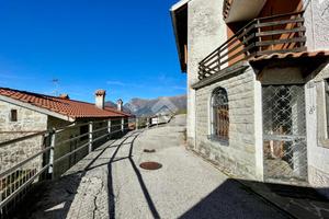 CASA SEMINDIPENDENTE A LUSEVERA