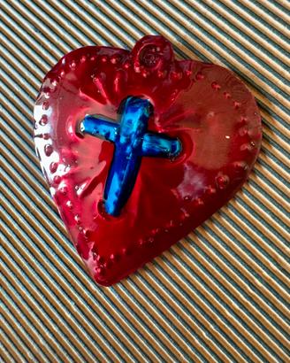 Cuore con croce metallo cesellato ex voto