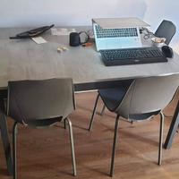 Tavolo cucina allungabile + 4 sedie