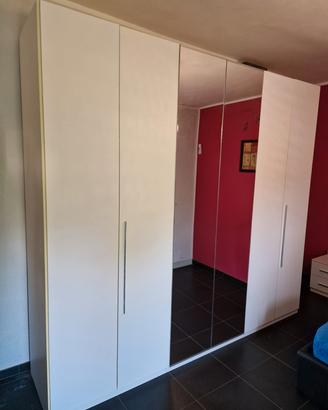 armadio moderno comò e comodini