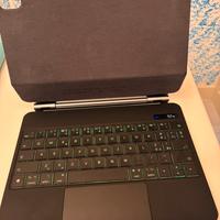 Custodia magnetica con tastiera per iPad 11’