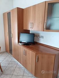 Mobile in legno per cucina o soggiorno