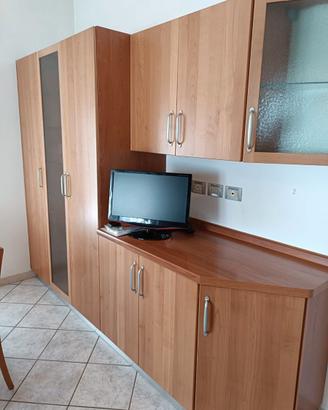 Mobile in legno per cucina o soggiorno