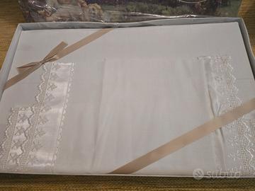 Set di lenzuola matrimoniali 