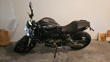 Ducati Monster 821 Dark