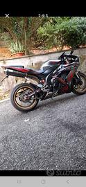 Yamaha r1
