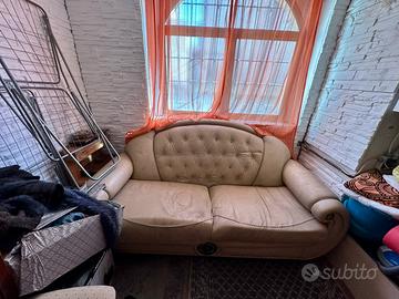 Coppia divani Versace 2003 in pelle color crema