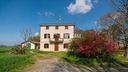 ampia-porzione-di-casa-indipendente-con-giardino-
