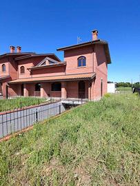 Villetta a schiera di 200 m² con più di 5 locali e