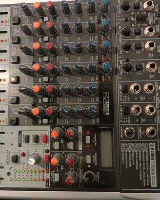 mixer behringer qx1204 fx