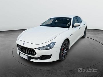 Maserati Ghibli 3.0 V6 250cv auto