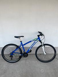 Bici MTB Rockrider in alluminio cambio Shimano R26