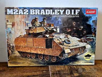 Kit di montaggio M2A2 BRADLEY O.1.F. 1/35 ACADEMY