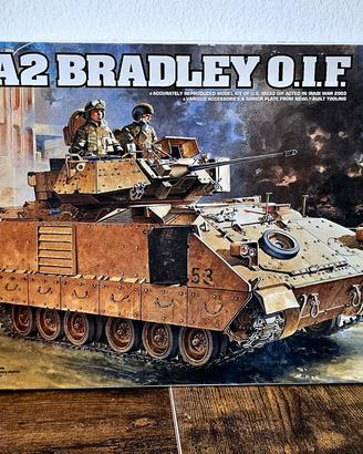 Kit di montaggio M2A2 BRADLEY O.1.F. 1/35 ACADEMY