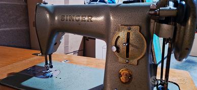 Macchina da cucire Singer 15M anno 1960