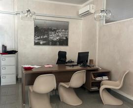 Stanza all'interno di agenzia immobiliare