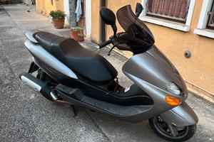 Scooter yamaha skyliner 150