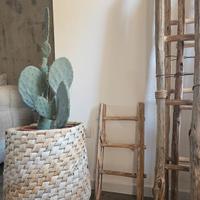 Scala decorativa in legno rustica 